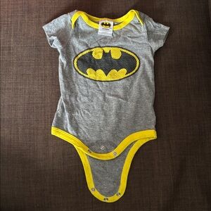 ❤️3-6M Batman Onesie